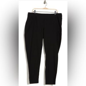 NWT - ✈️✈️Travel Pants - By Design